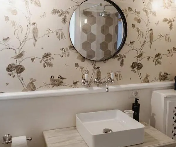 Penthouse On Isola Dei Pescatori Apartment