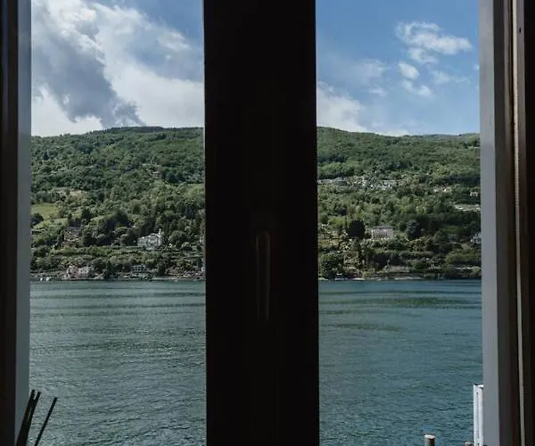 Apartment Penthouse On Isola Dei Pescatori