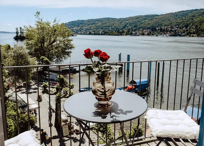 Penthouse On Isola Dei Pescatori Διαμέρισμα *